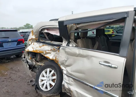 2015 Chrysler Town & Country Touring из США, поврежденный, VIN 2C4RC1BG1FR740265